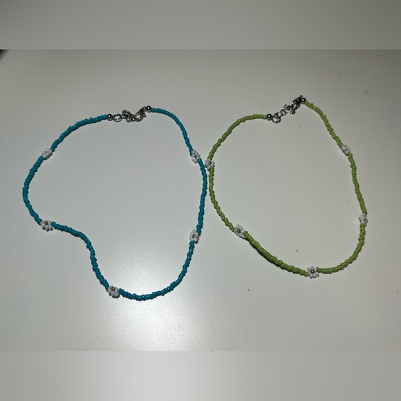 Lot of 2 HANDMADE Flower Beaded Necklaces - Picture 1 of 5